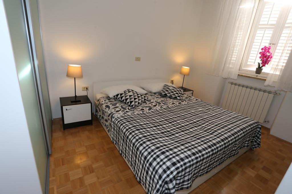 Allure Apartments ไพราน ภายนอก รูปภาพ