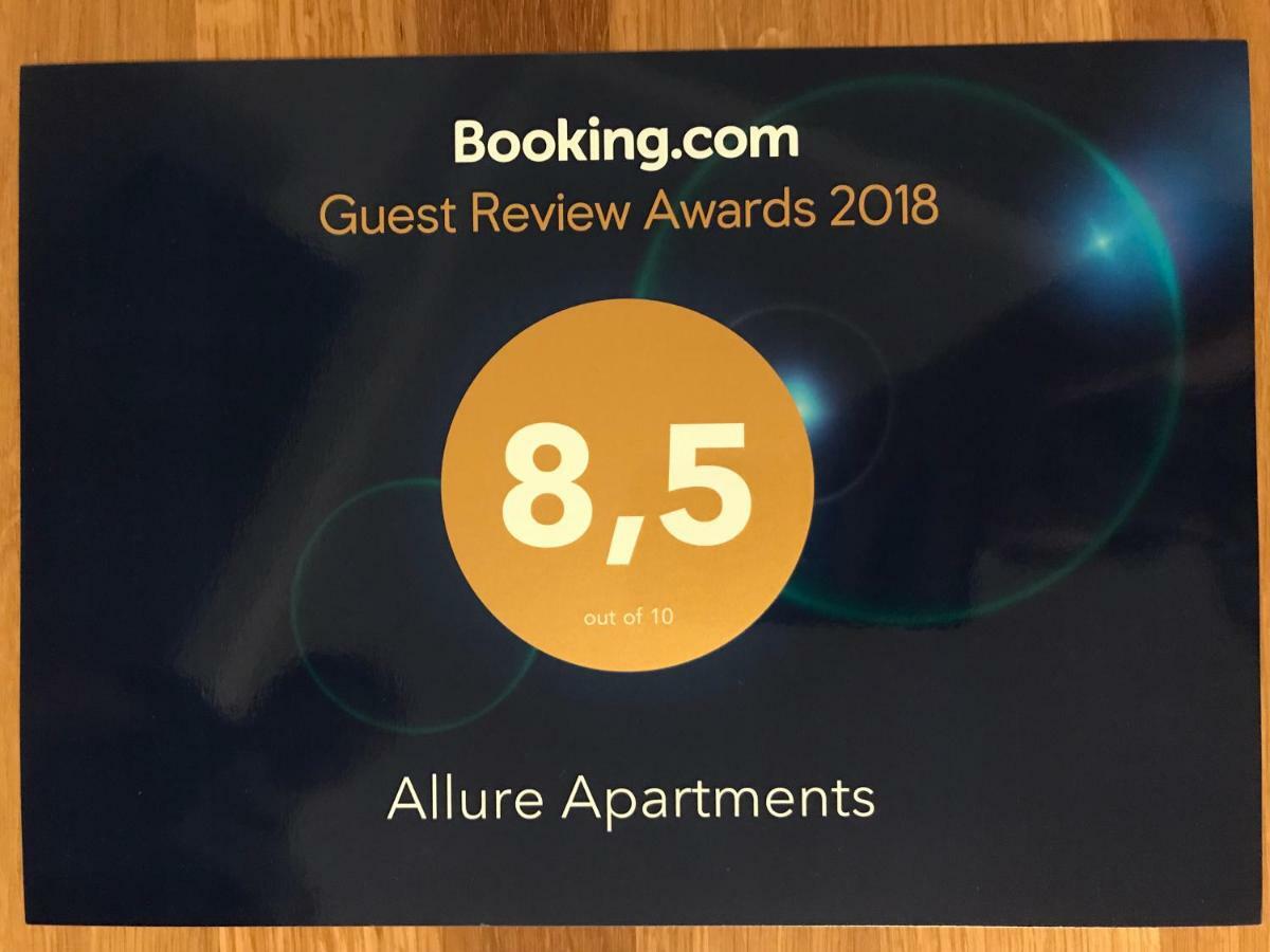 Allure Apartments ไพราน ภายนอก รูปภาพ